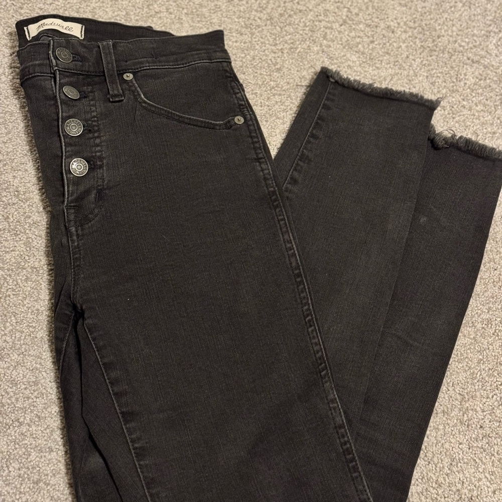 Madewell Black 10” High Rise Ankle Cropped Jeans with Distressed Hem